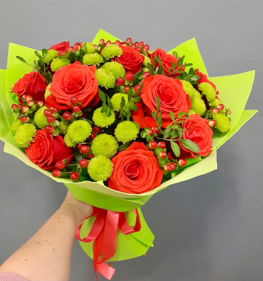 Букет цветов из: Хризантемы и Розы в Усть-Джегуте