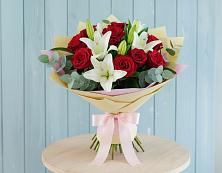 Букет цветов из:  Лилии и Розы в Усть-Джегуте