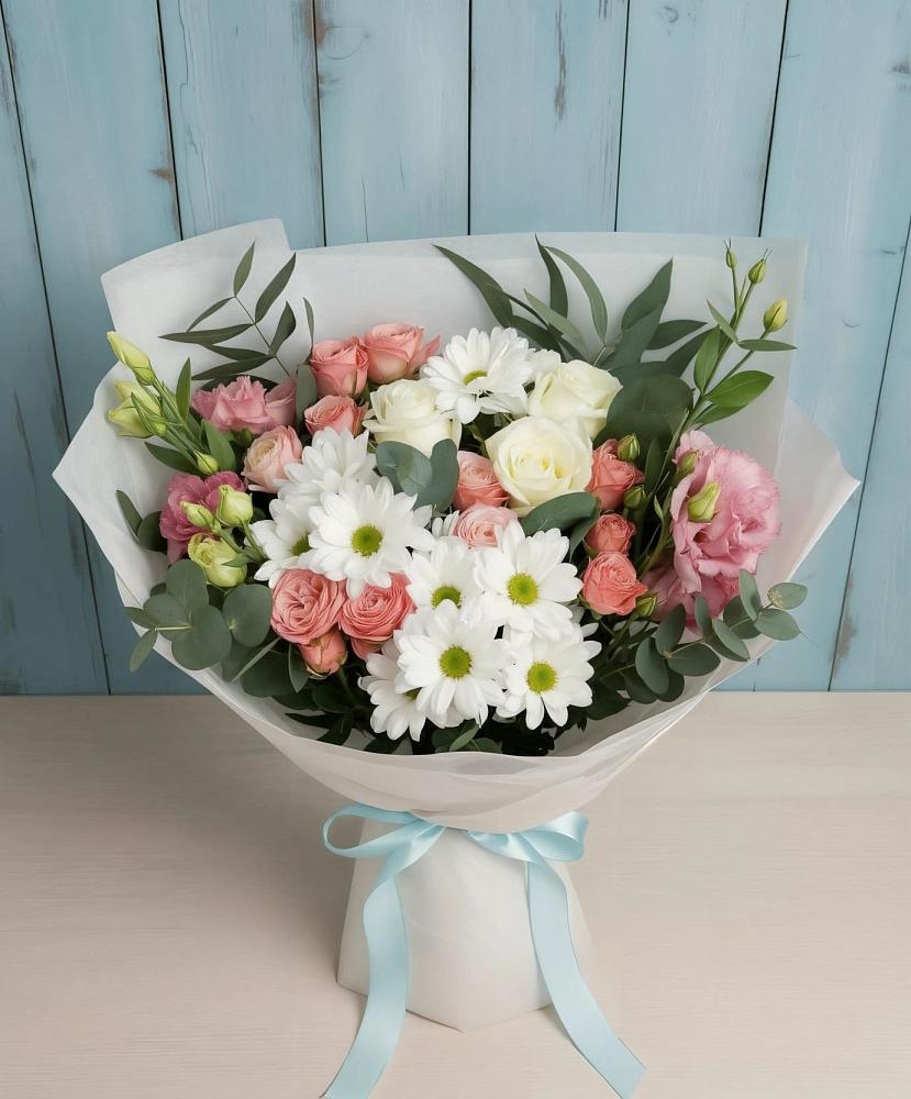 Букет цветов из: Розы, Лизиантусы и Хризантемы в Усть-Джегуте