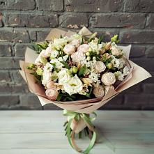 Букет цветов из:  Альстромерии, Розы и Хризантемы в Усть-Джегуте