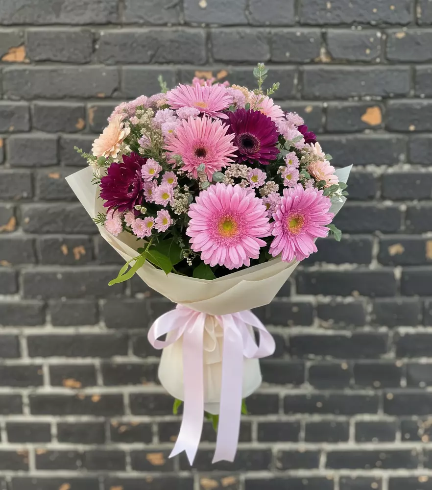 Букет цветов из: Герберы и Хризантемы в Усть-Джегуте
