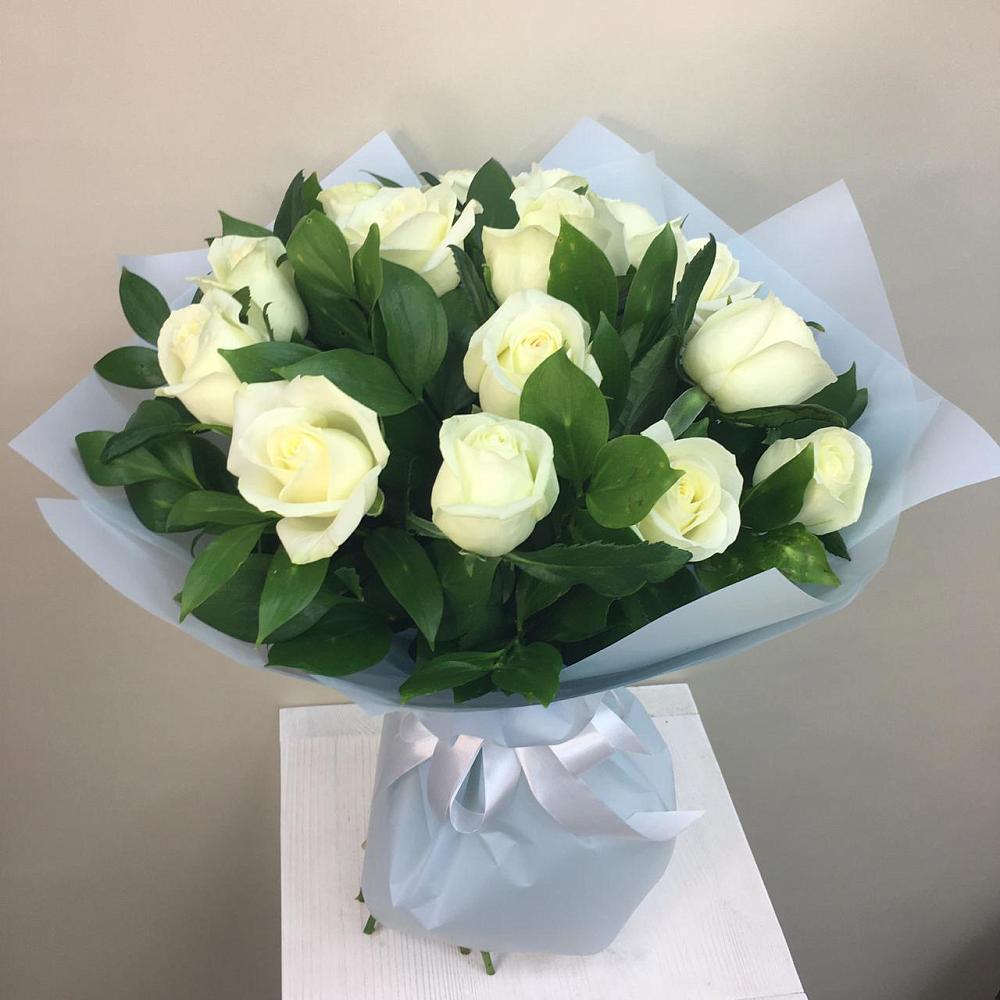 Букет 15 Белых роз Проуд в Усть-Джегуте