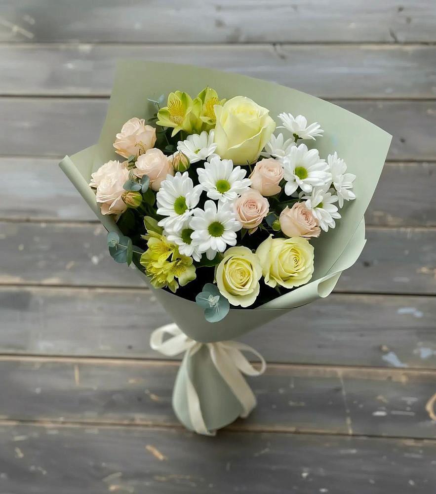 Букет цветов из: Альстромерии, Розы и Хризантемы в Усть-Джегуте