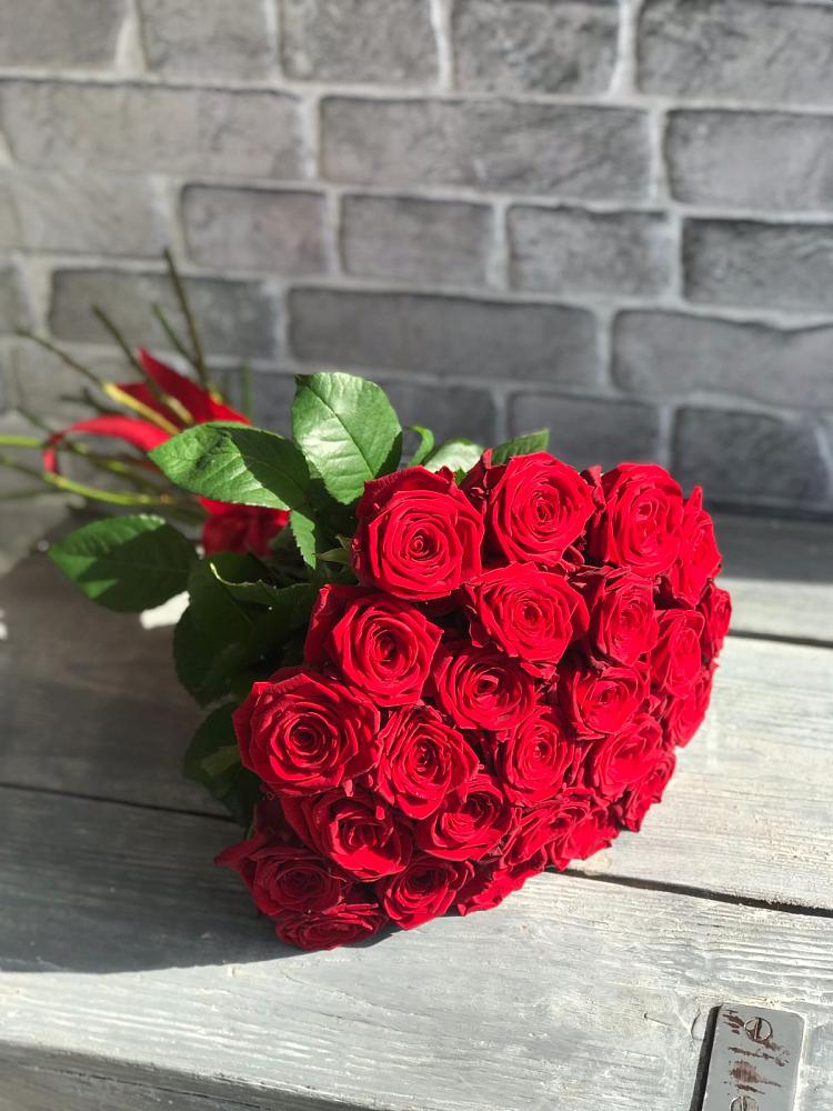 Букет Красные розы Фридом в Усть-Джегуте