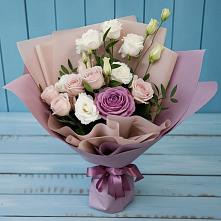 Букет цветов из:  Розы и Лизиантусы в Усть-Джегуте