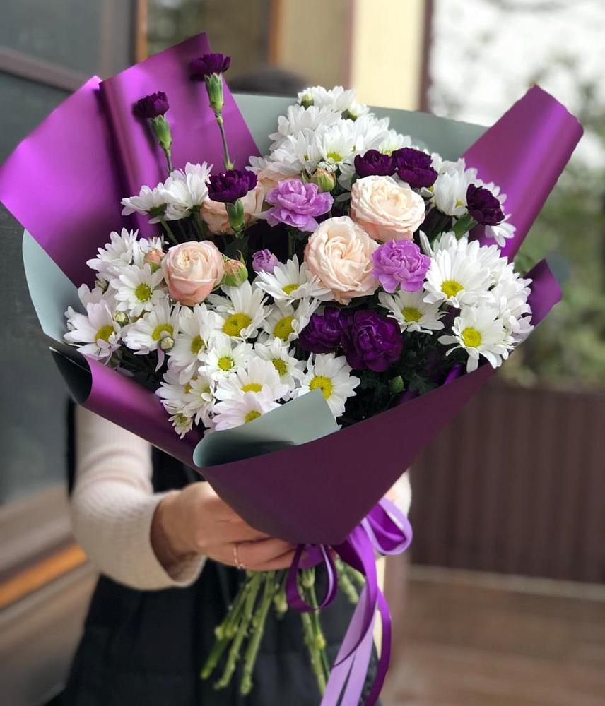 Букет цветов из: Хризантемы, Гвоздики и Розы в Усть-Джегуте