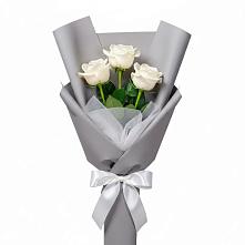 Букет 3 белые розы в Усть-Джегуте