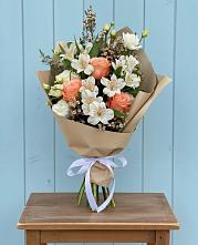 Букет цветов из:  Альстромерии, Лизиантусы, Розы и Хризантемы #REPLACE_PRED# Усть-Джегуте