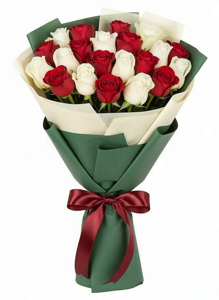 Букет Микс из красных и белых роз в Усть-Джегуте