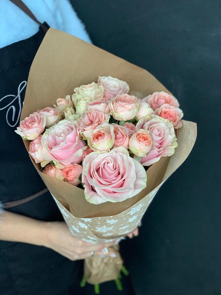 Букет цветов из: Хризантемы и Розы в Усть-Джегуте