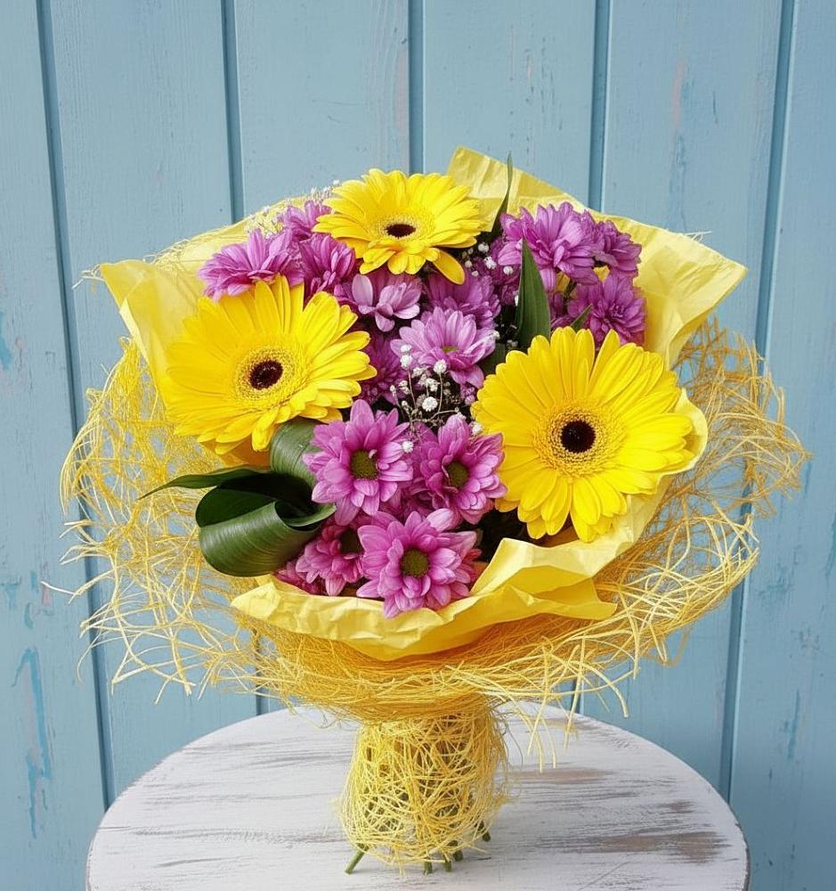 Букет цветов из: Хризантемы и Герберы в Усть-Джегуте