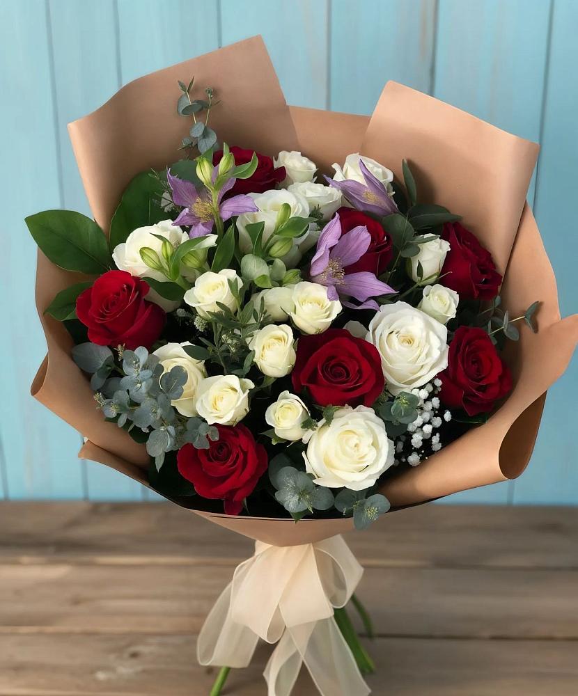 Букет цветов из: Розы и Альстромерии в Усть-Джегуте