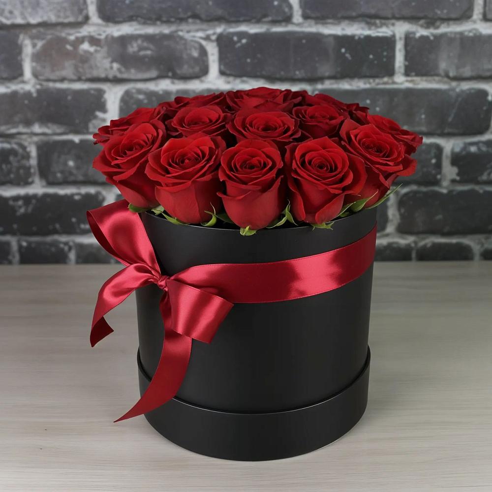 Цветочная композиция из Розы в шляпной коробке в Усть-Джегуте