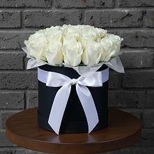 Цветочная композиция из Розы в шляпной коробке в Усть-Джегуте